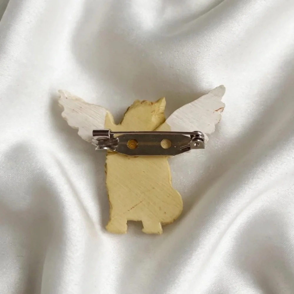 Angel Wing Cat Figurine - Cream/Orange Brooch